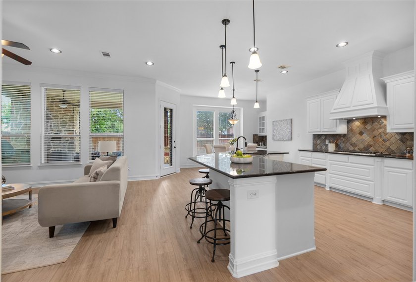 Beautifully maintained and move-in ready home in the highly - photo 7