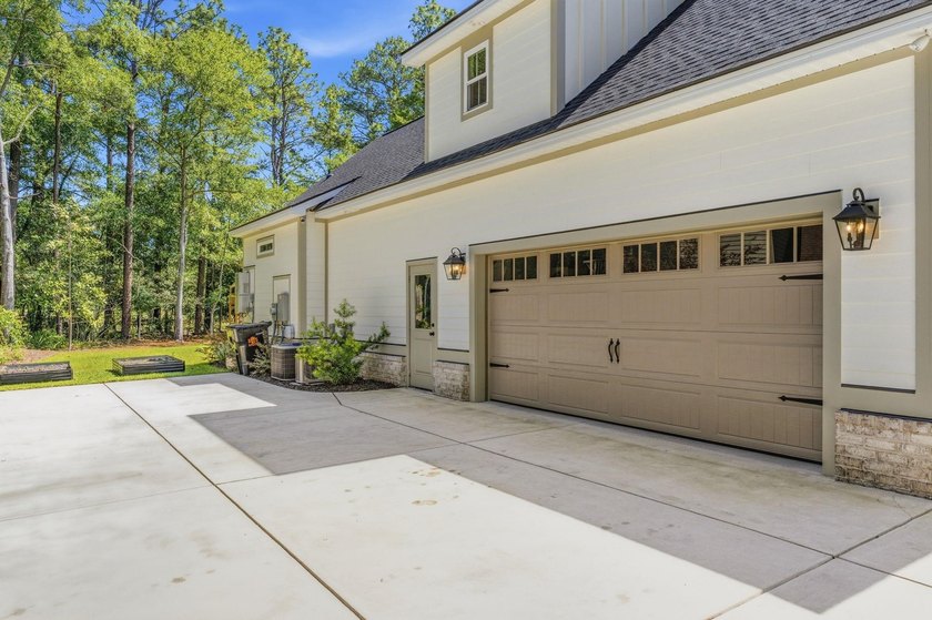 Welcome to 410 Old Plantation Drive, a nearly new home in Hagley - photo 4