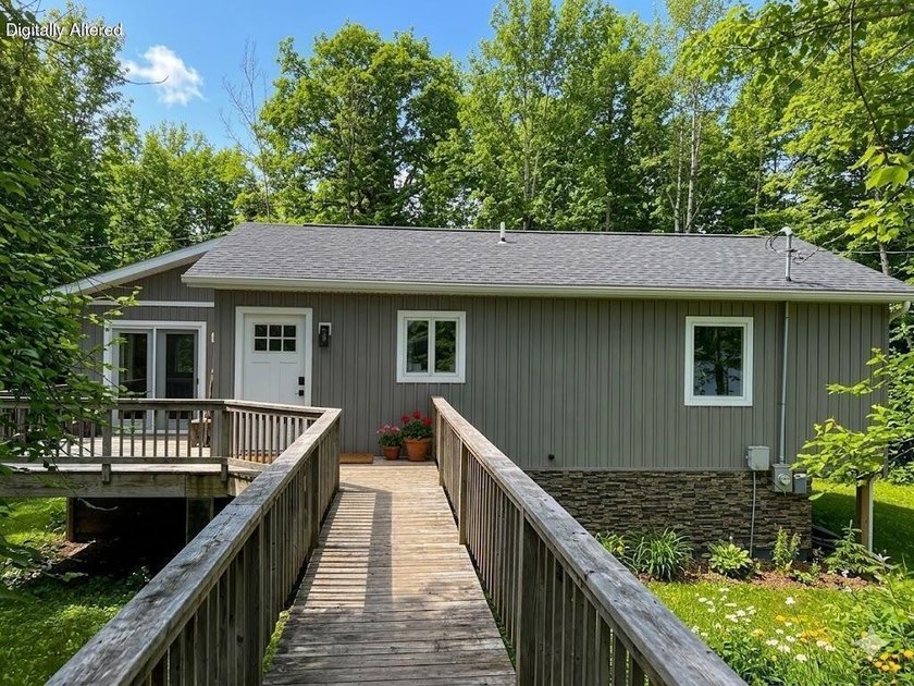 Fully remodeled 5-bedroom home on Hill Island in Cedarville with - photo 31