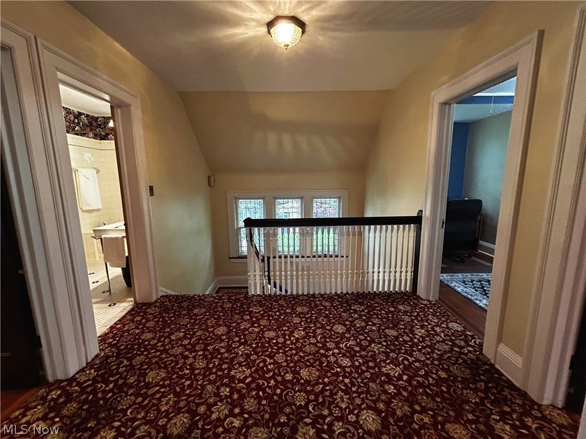 Prepare to be wowed! Homes like this don't come on the market - photo 33