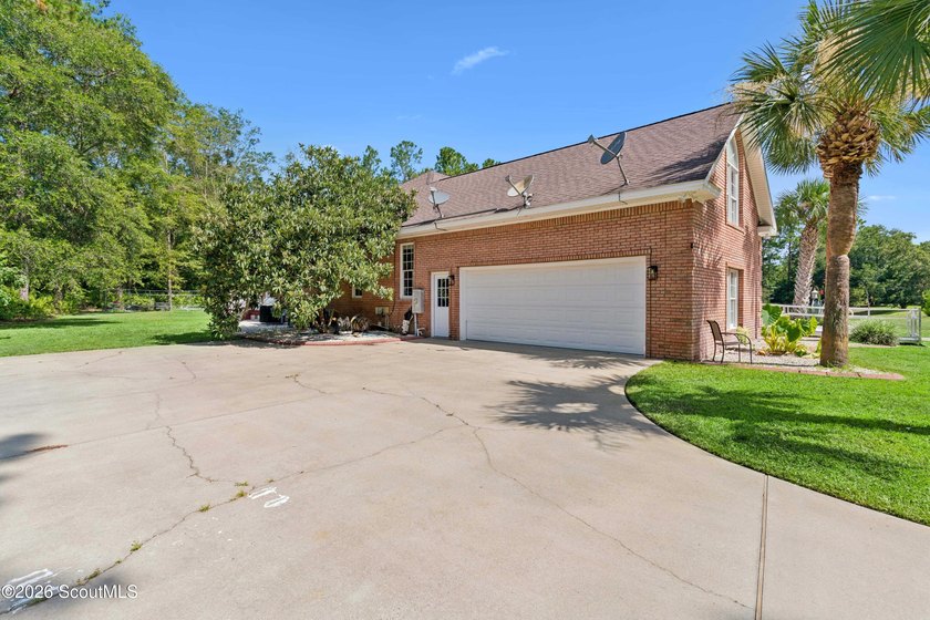 Welcome to Serenoa Cove! This beautiful four-bedroom - photo 37