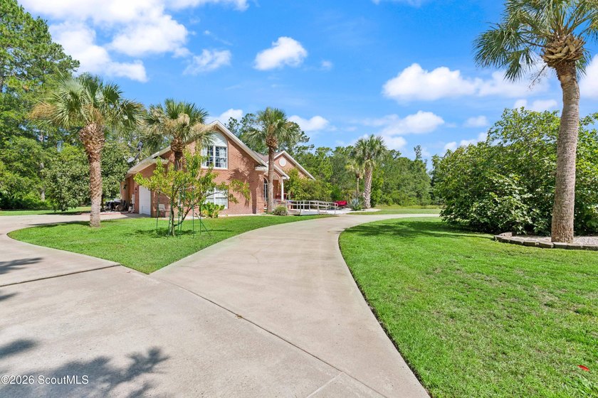 Welcome to Serenoa Cove! This beautiful four-bedroom - photo 45