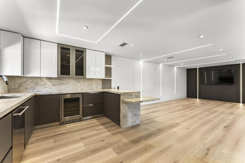 Coastal luxury meets modern perfection in this absolutely - photo 3