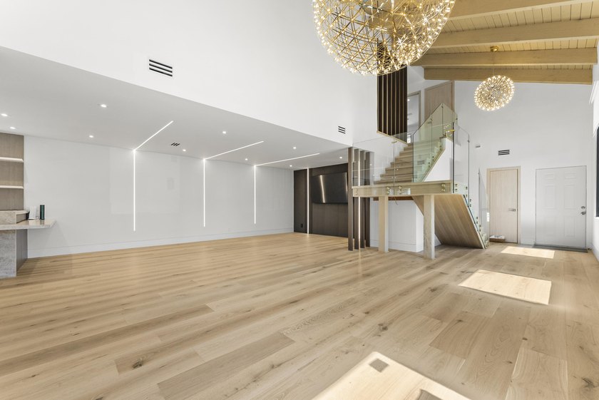 Coastal luxury meets modern perfection in this absolutely - photo 6