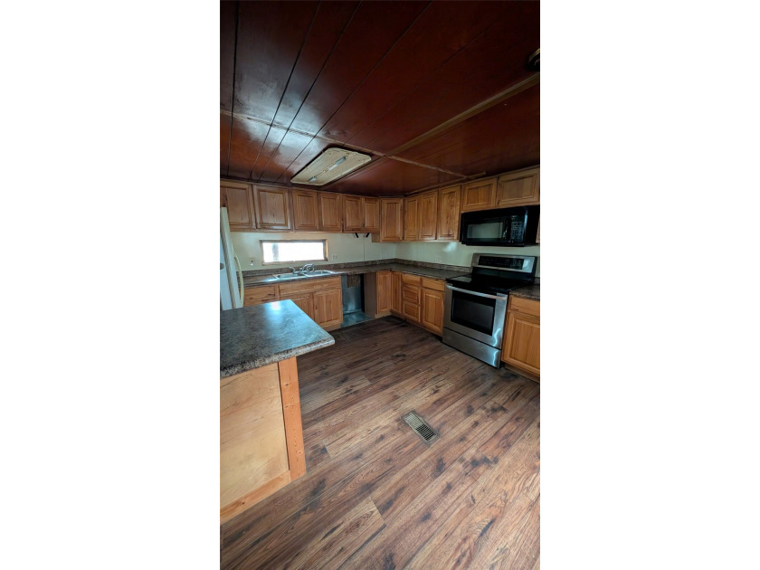 Welcome to your slice of Texas. This 1.06 acre property is - photo 12