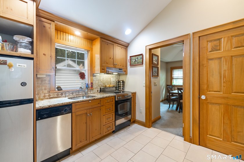 Have you been dreaming of breathtaking lake views and a property - photo 15