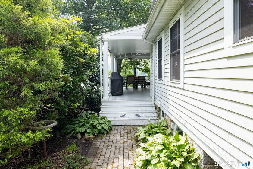 Have you been dreaming of breathtaking lake views and a property - photo 25