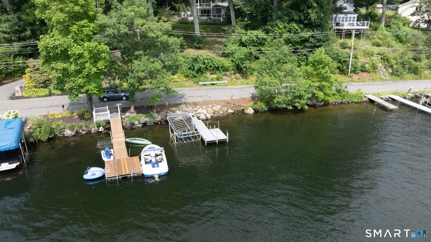 Have you been dreaming of breathtaking lake views and a property - photo 32