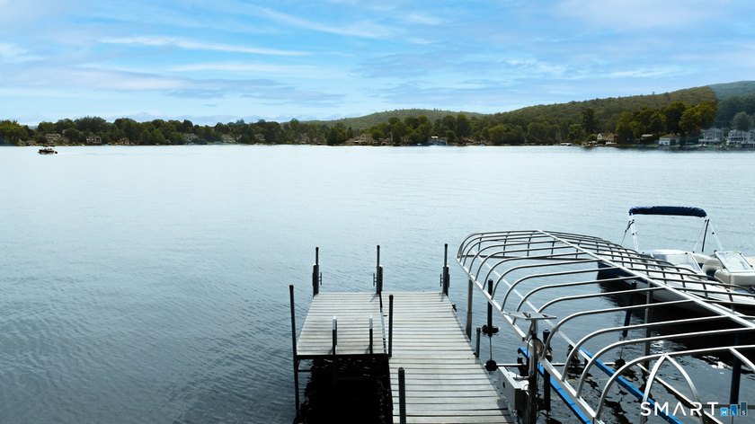 Have you been dreaming of breathtaking lake views and a property - photo 33