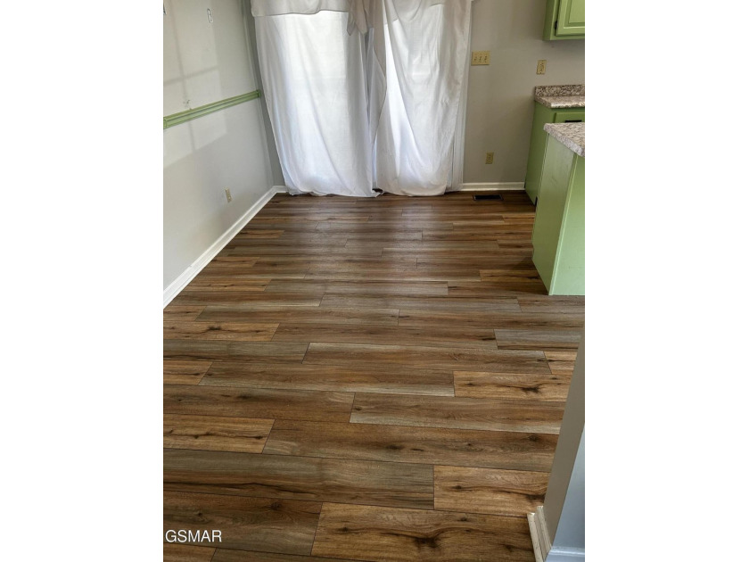 Walk to Historic downtown Dandridge from this 3-bedroom home - photo 3