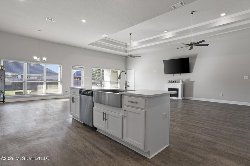 Beautiful home on a spacious community lot in the highly desired - photo 15