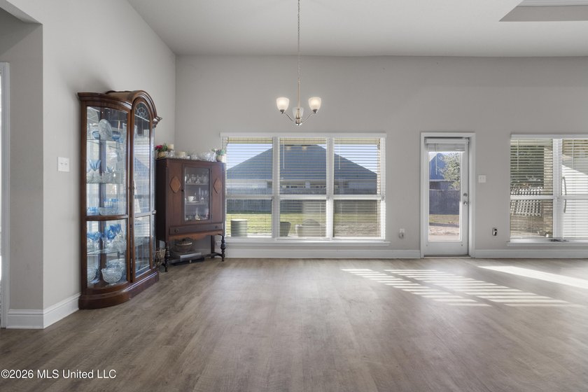 Beautiful home on a spacious community lot in the highly desired - photo 18
