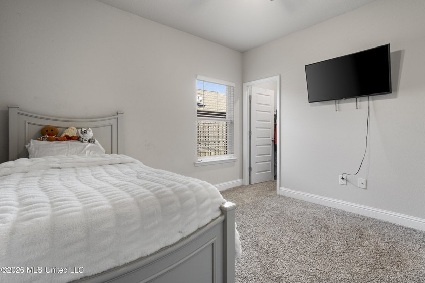 Beautiful home on a spacious community lot in the highly desired - photo 33