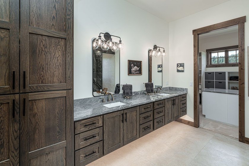 Built to perfection in 2024, this rare 6,000+ sq/ft mountain - photo 25