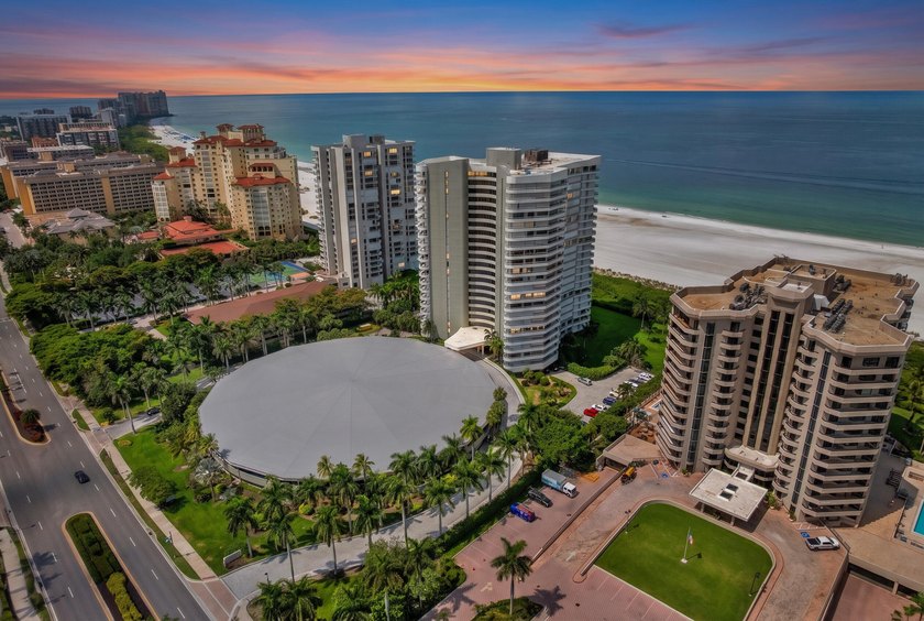 Wow what a show stopper this stunning unit is on the 21st floor - photo 26