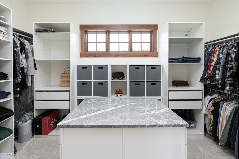 Built to perfection in 2024, this rare 6,000+ sq/ft mountain - photo 31