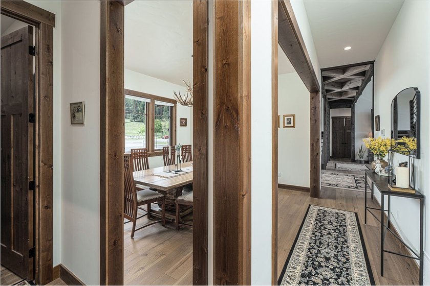Built to perfection in 2024, this rare 6,000+ sq/ft mountain - photo 38