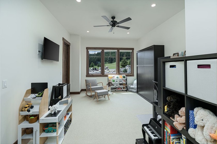 Built to perfection in 2024, this rare 6,000+ sq/ft mountain - photo 42