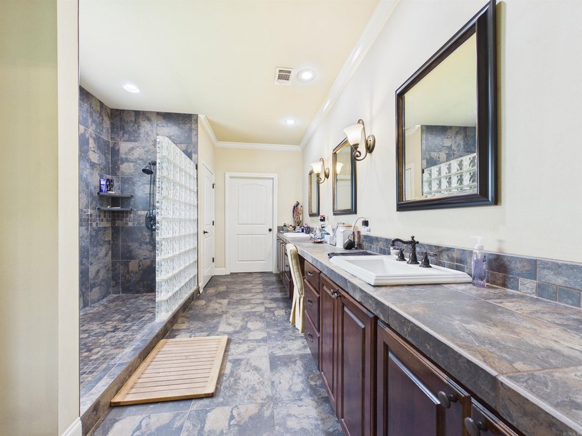 Beautiful 3 bed, 2 bath brick home on the golf course in The - photo 16