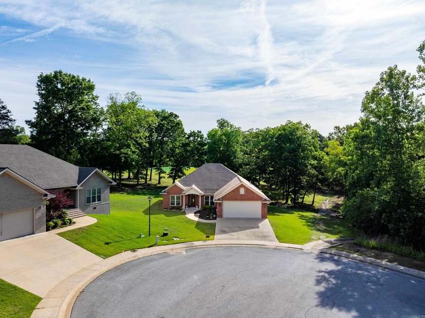 Beautiful 3 bed, 2 bath brick home on the golf course in The - photo 24