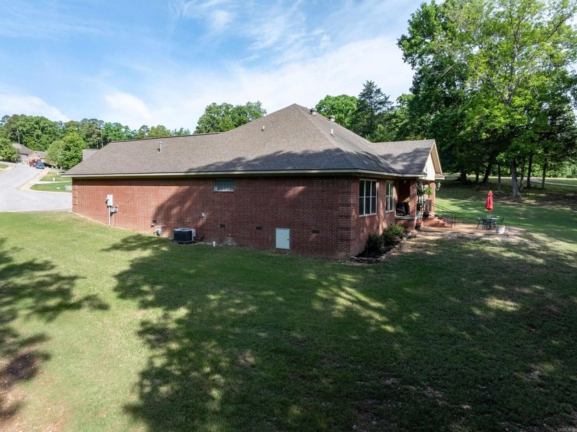 Beautiful 3 bed, 2 bath brick home on the golf course in The - photo 26