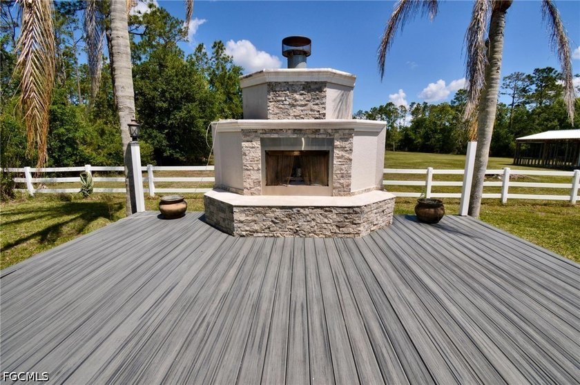 Prime horse property 20 minutes from the beach - get the best of - photo 3