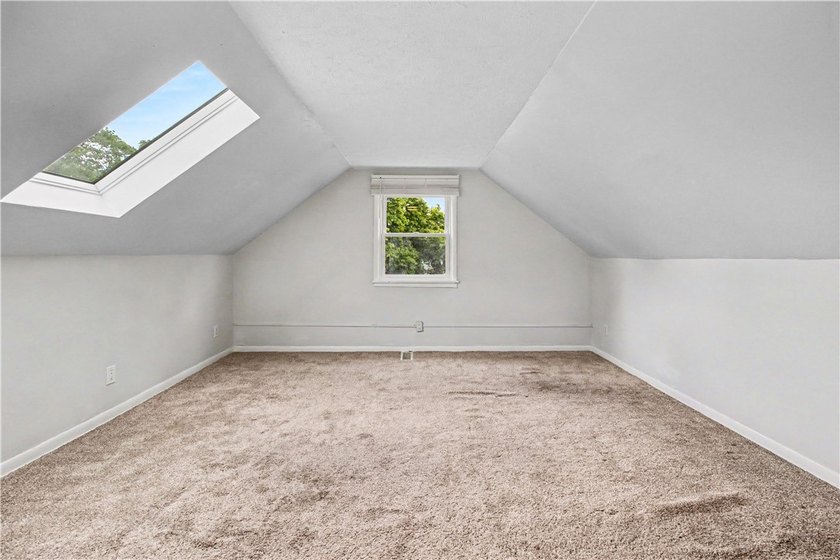 OPEN SATURDAY 11:00-12:30! Welcome home to 127 Wood Road! This - photo 11