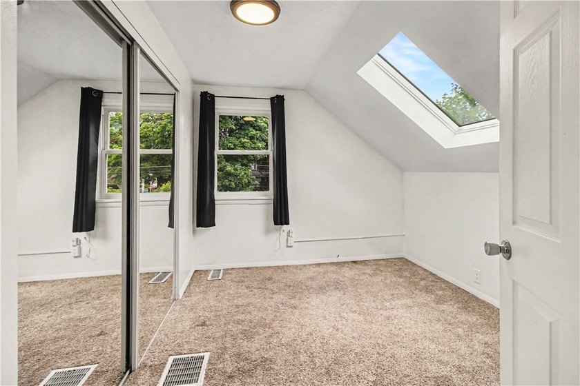 OPEN SATURDAY 11:00-12:30! Welcome home to 127 Wood Road! This - photo 12