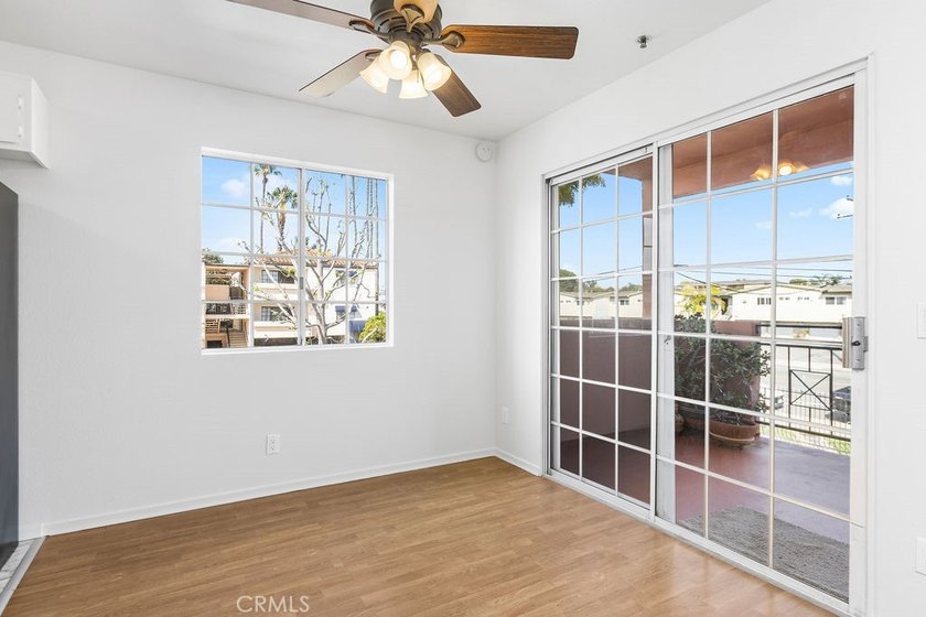 Rare offering! This beautifully maintained single-story 3 - photo 14