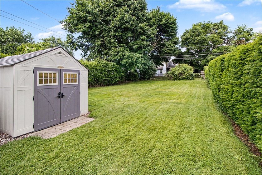 OPEN SATURDAY 11:00-12:30! Welcome home to 127 Wood Road! This - photo 15