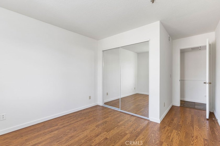 Rare offering! This beautifully maintained single-story 3 - photo 20