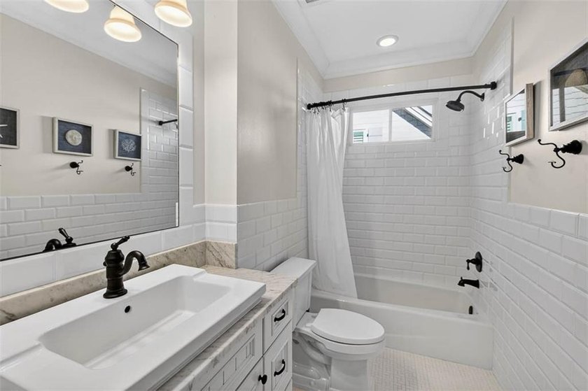 Nestled in the neighborhood of Village Oaks, this beautifully - photo 33