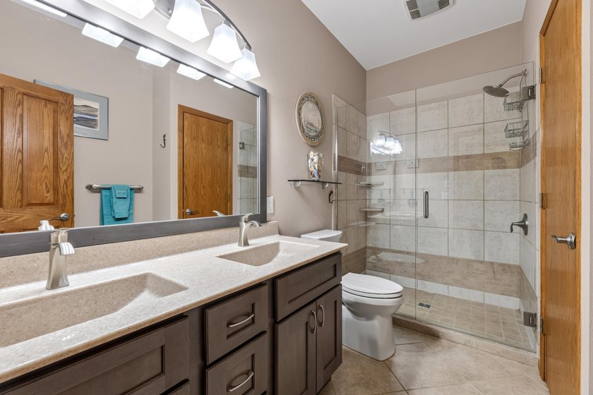 Meticulous and beautifully cared for! 329 2nd street is set and - photo 14