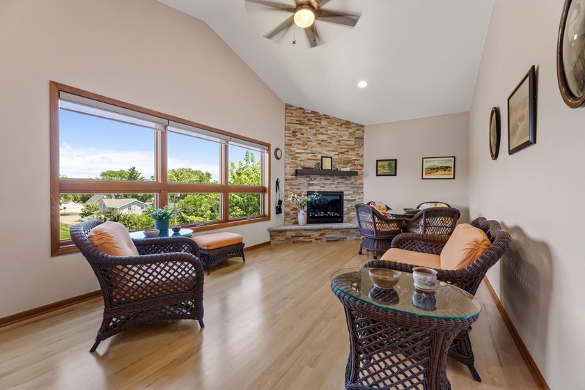 Meticulous and beautifully cared for! 329 2nd street is set and - photo 16