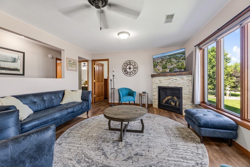 Meticulous and beautifully cared for! 329 2nd street is set and - photo 19