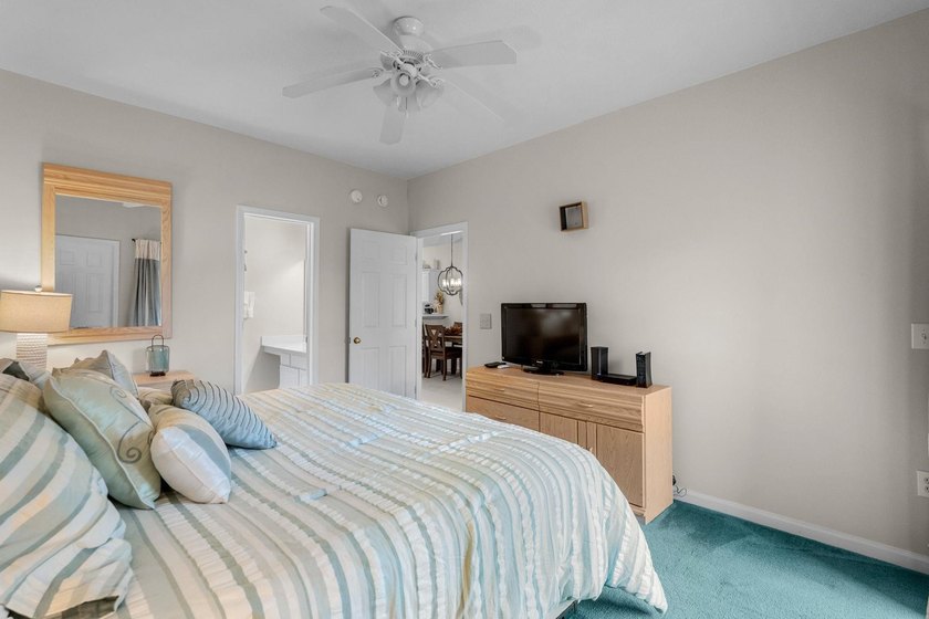 Welcome to your perfect coastal retreat! This beautifully - photo 29