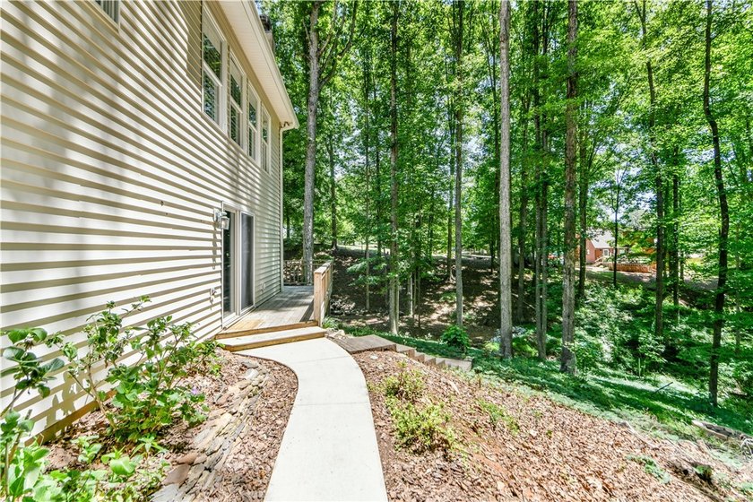 Located near the small town of Seneca - with medical facilities - photo 45
