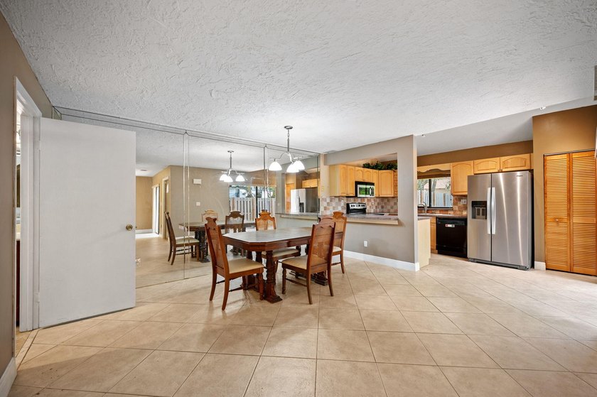 Best location in West Broward, Plantation to own this fee simple - photo 7