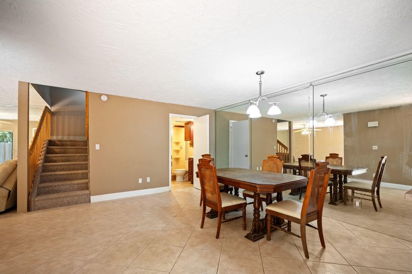 Best location in West Broward, Plantation to own this fee simple - photo 9