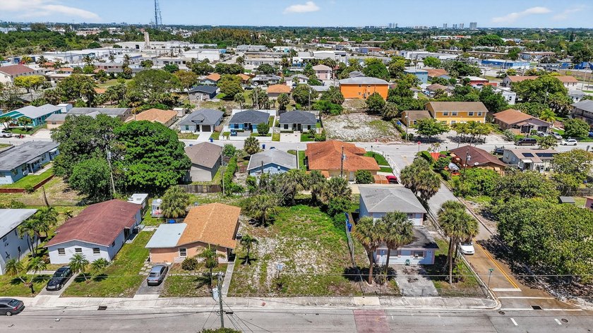 Rare Find! Single-family residential lot in Riviera Beach. This - photo 3