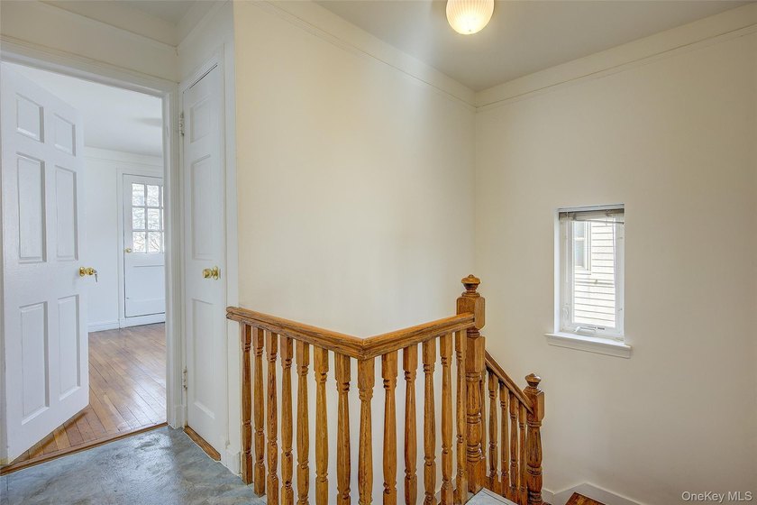 Welcome to this lovely 3 bed, 2 bath home located in the - photo 12