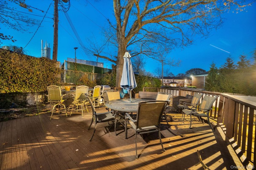 Welcome To This 2 Bed 2 Bath On An Oversized Lot. Right In The - photo 29