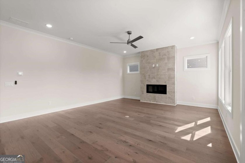 The Emery Gable offers luxury, flexibility, and incredible - photo 4