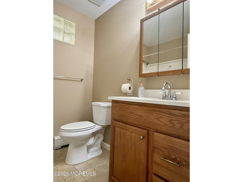 Freshly painted extremely clean lakeview model. 2 bedrooms 2 - photo 16