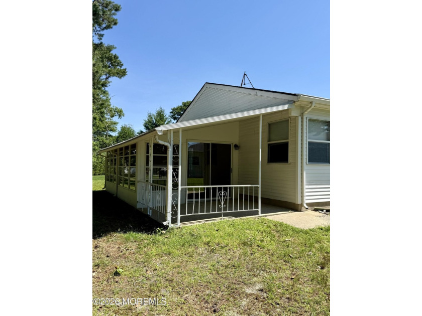 Freshly painted extremely clean lakeview model. 2 bedrooms 2 - photo 25