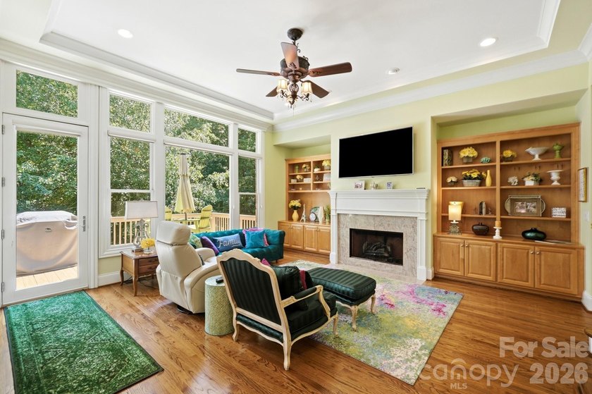 This exceptional 5,200+ square-foot waterfront residence offers - photo 12