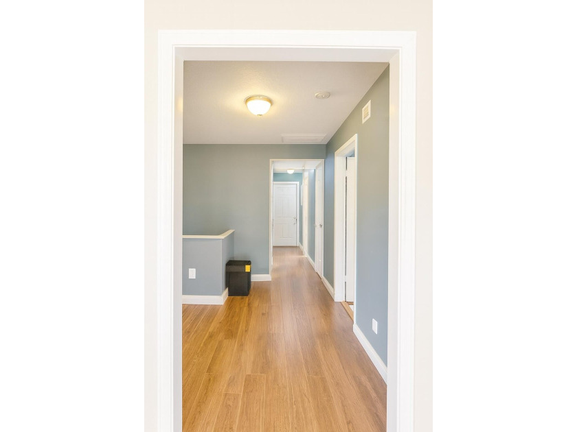 Welcome to comfortable living in the gated community of Thousand - photo 12