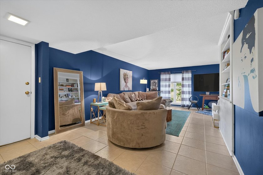 Welcome to this charming 3 bedroom, 2 bath condo offering - photo 4