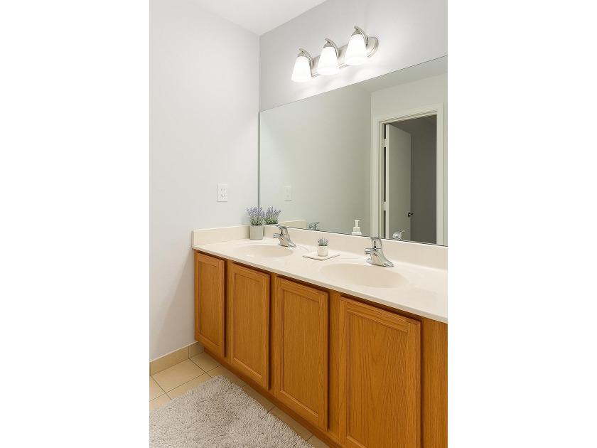 Welcome to comfortable living in the gated community of Thousand - photo 15