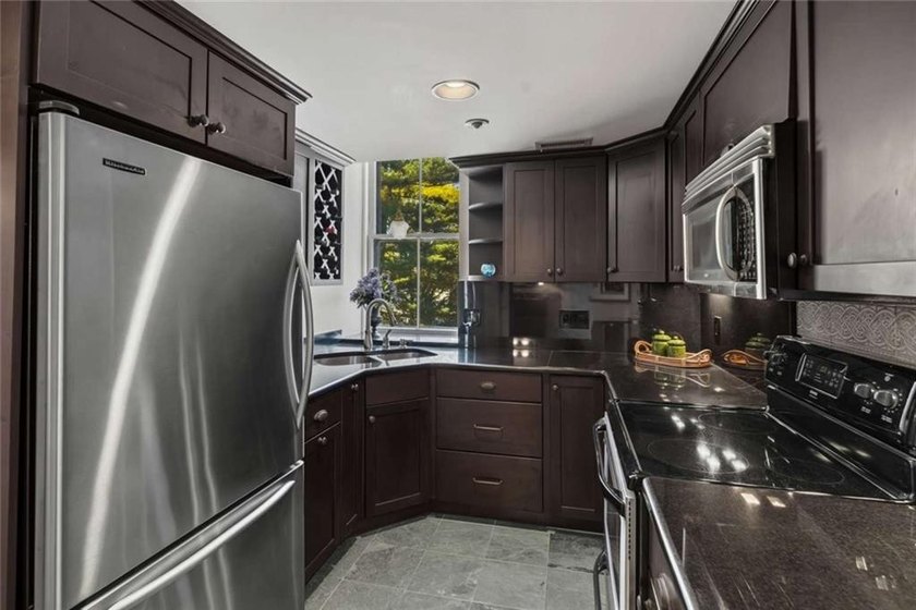Welcome to The Hedges - Newport Living at Its Finest Built in - photo 7